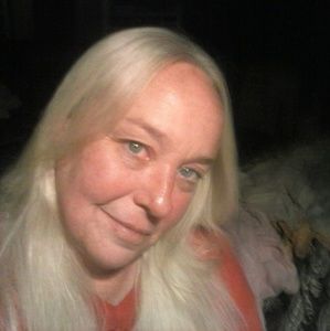 Meet your Posher, Angie